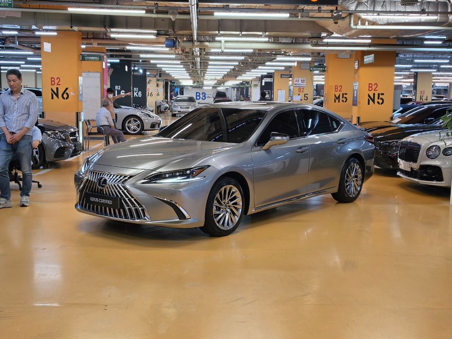 Lexus ES 2026