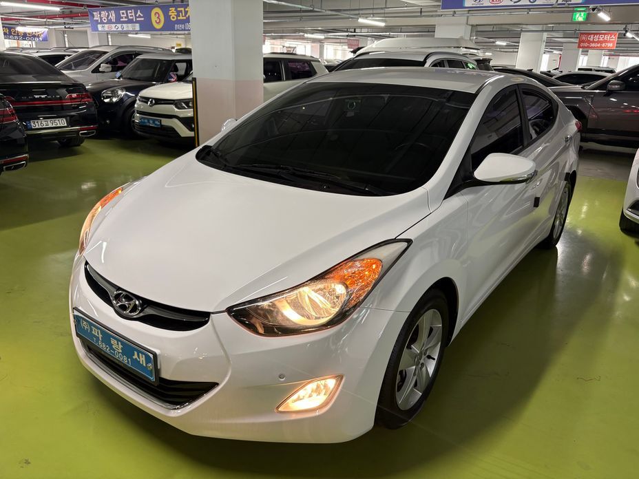 Hyundai AVANTE 2013