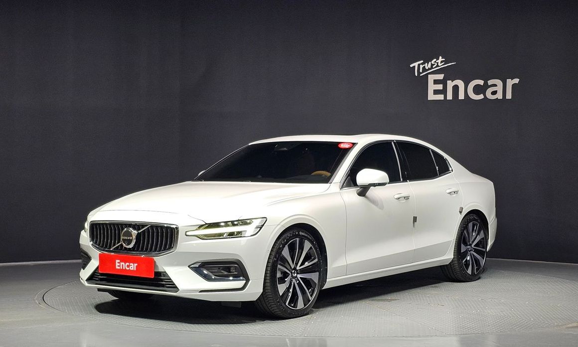 Volvo S60 2025