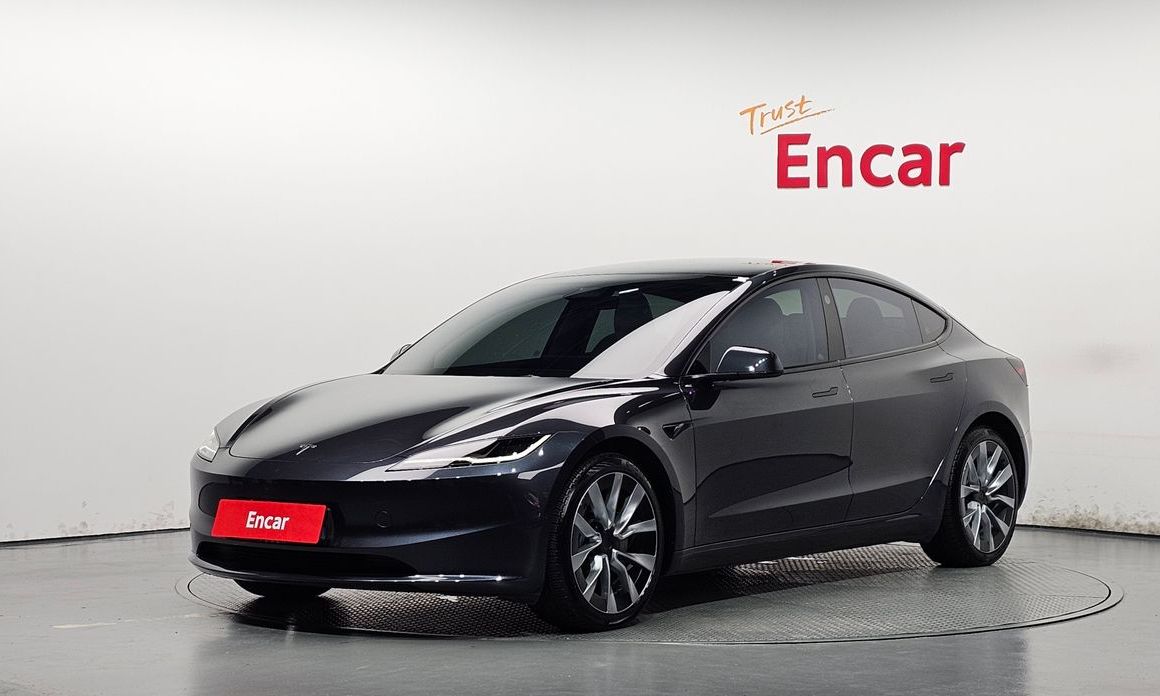 Tesla Model 3 2024