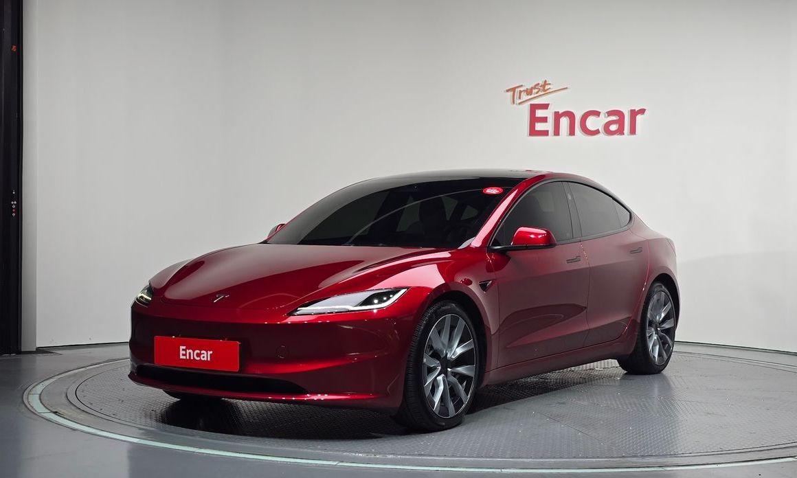 Tesla Model 3 2024