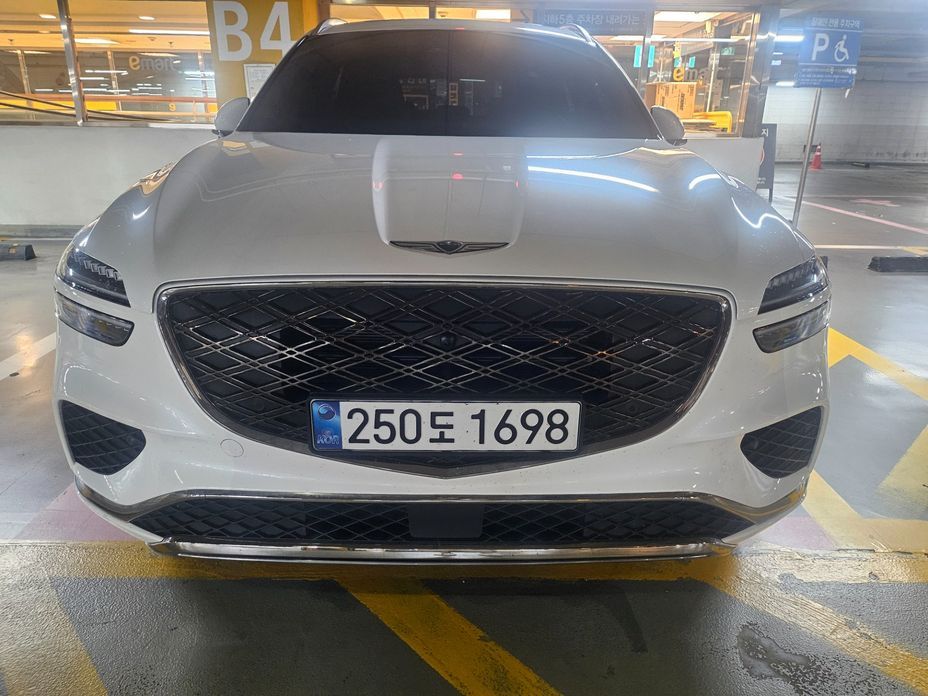 Genesis GV70 2025