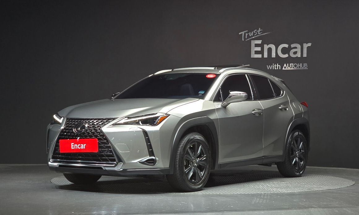 Lexus UX 2024