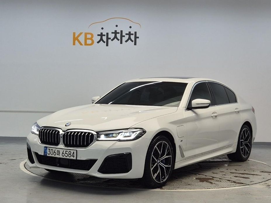 BMW 5-Series 2021