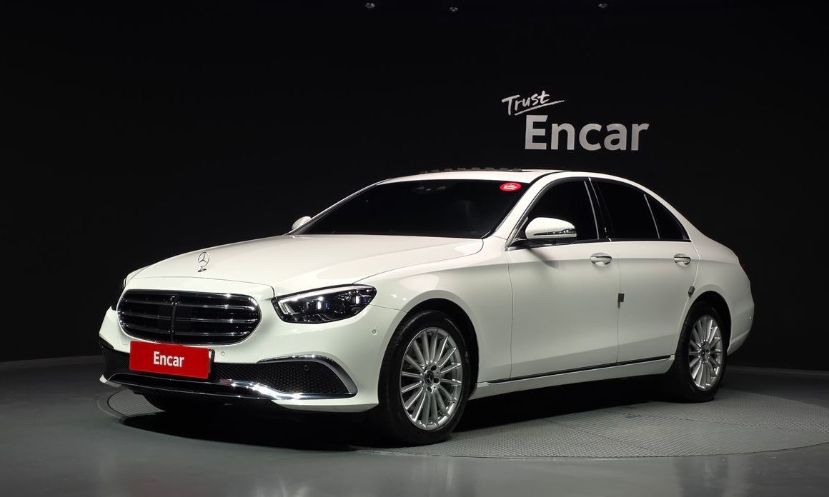 Mercedes-Benz E-Class 2023