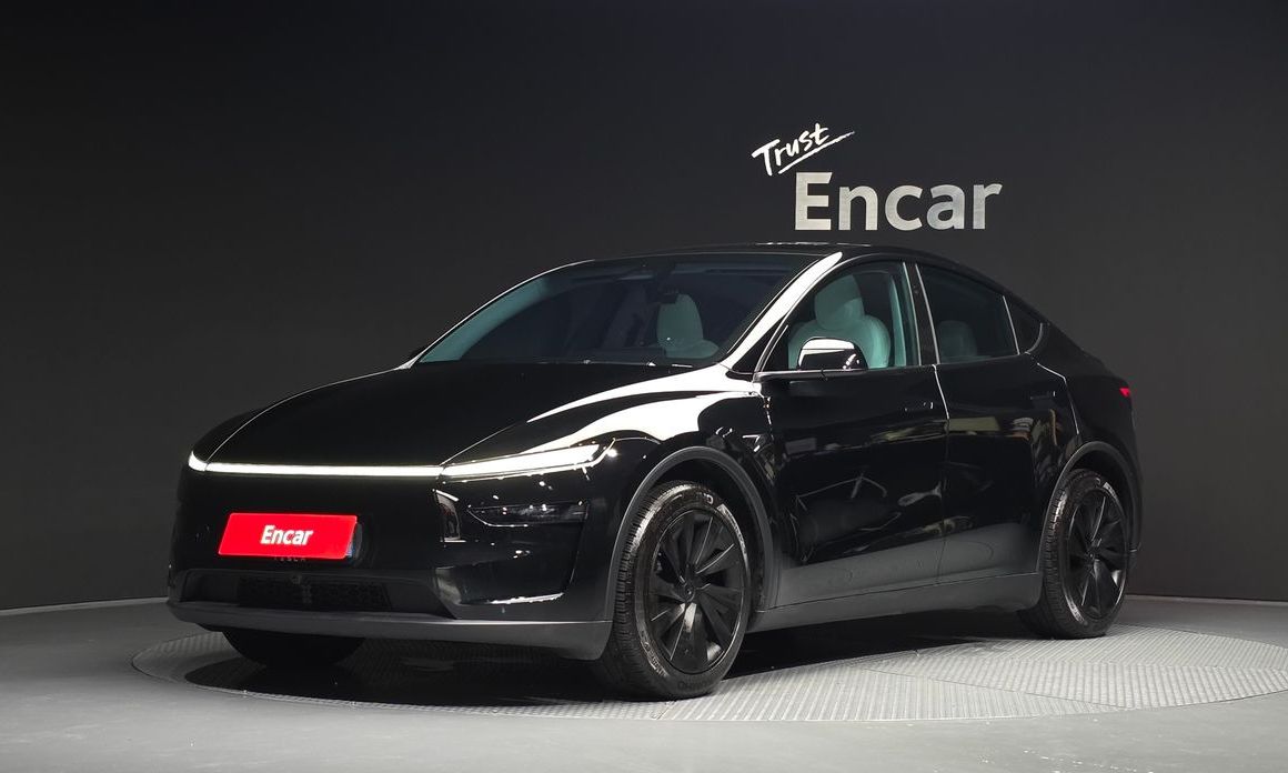 Tesla Model Y 2025