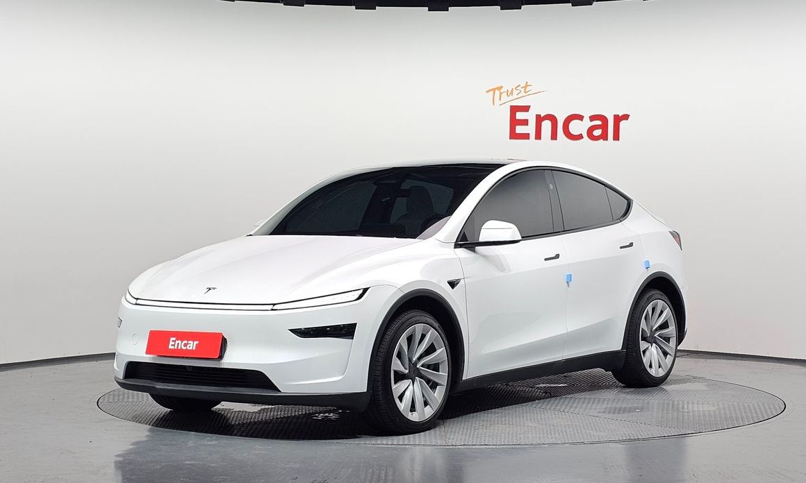 Tesla Model Y 2025