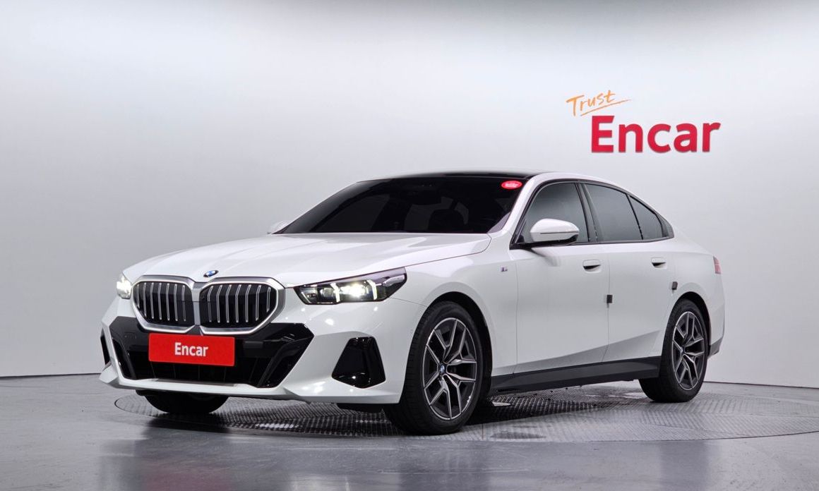 BMW 5-Series 2024