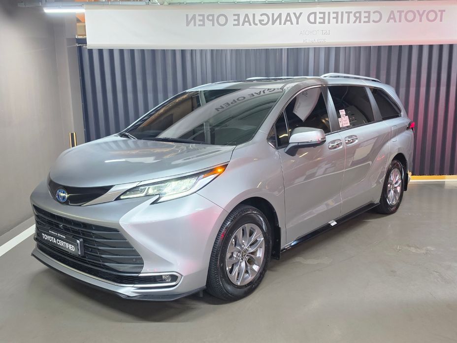 Toyota Sienna 2025