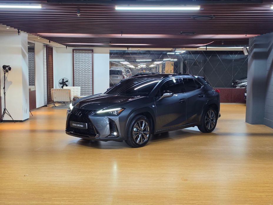 Lexus UX 2026