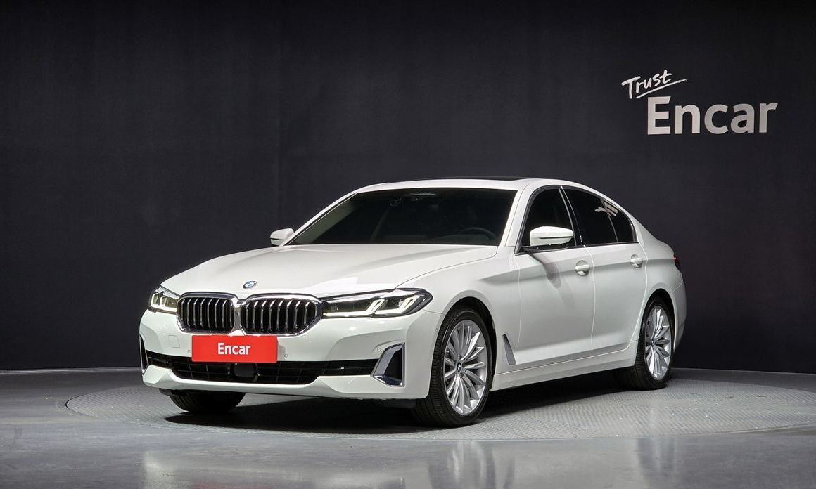 BMW 5-Series 2023