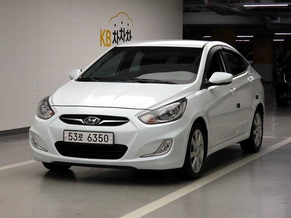Hyundai Accent 2013