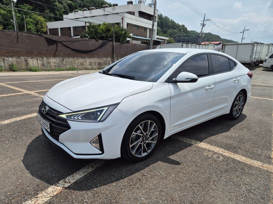 Hyundai AVANTE 2019