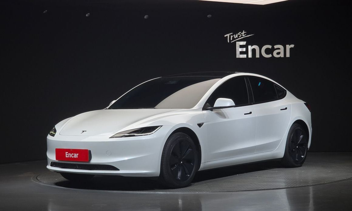 Tesla Model 3 2024