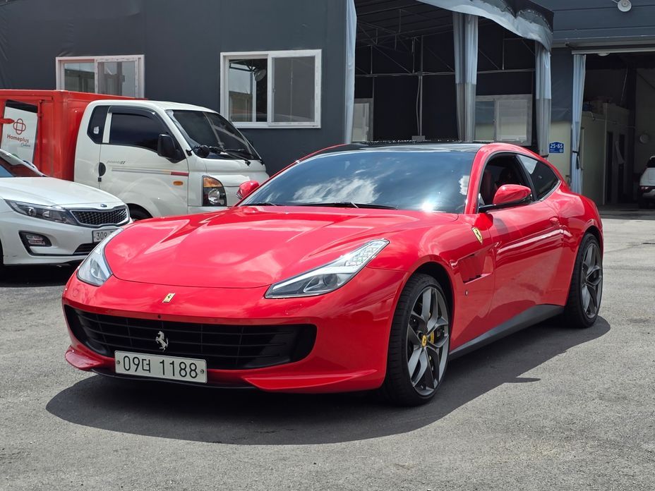 Ferrari GTC4 Lusso 2018