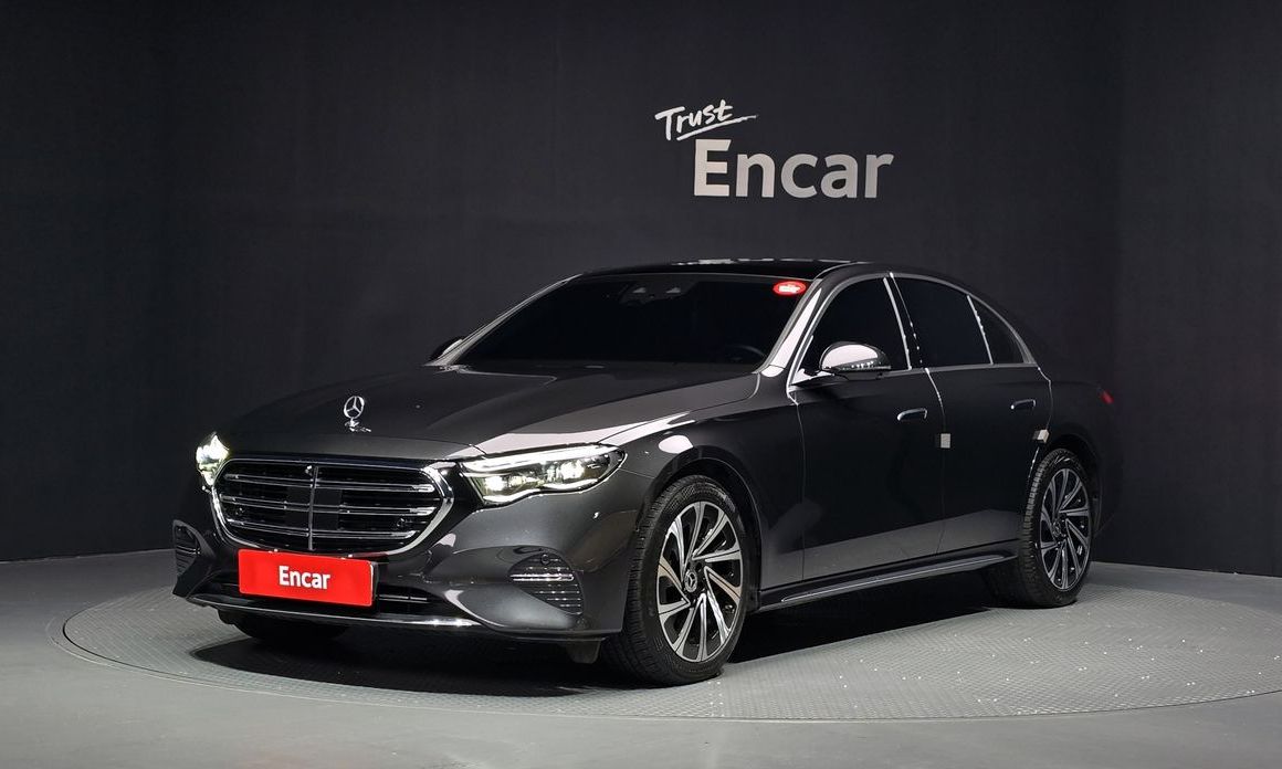 Mercedes-Benz E-Class 2024