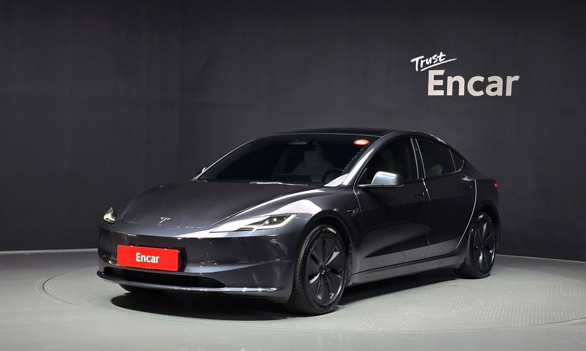 Tesla Model 3 2025