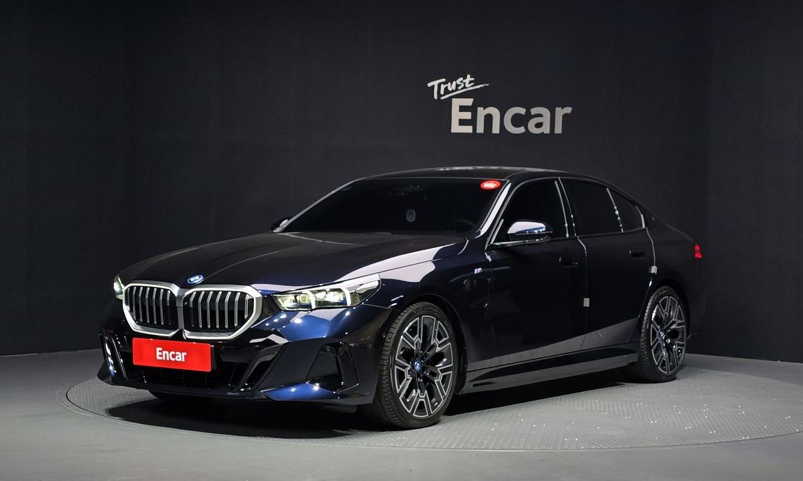 BMW 5-Series 2025