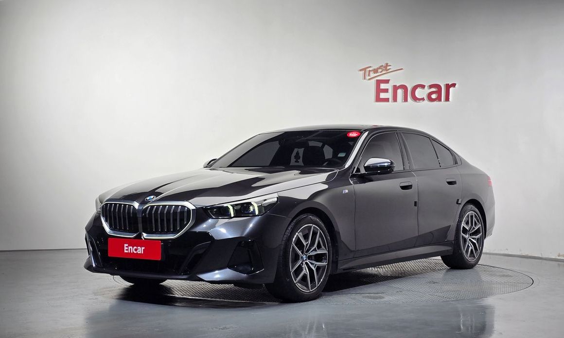 BMW 5-Series 2024