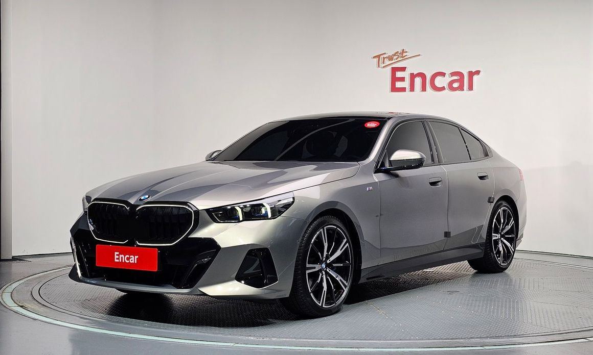 BMW 5-Series 2025