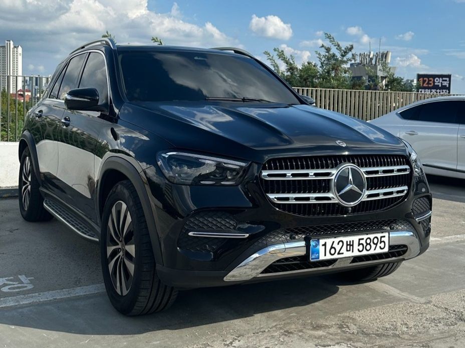 Mercedes-Benz GLE-Class 2025