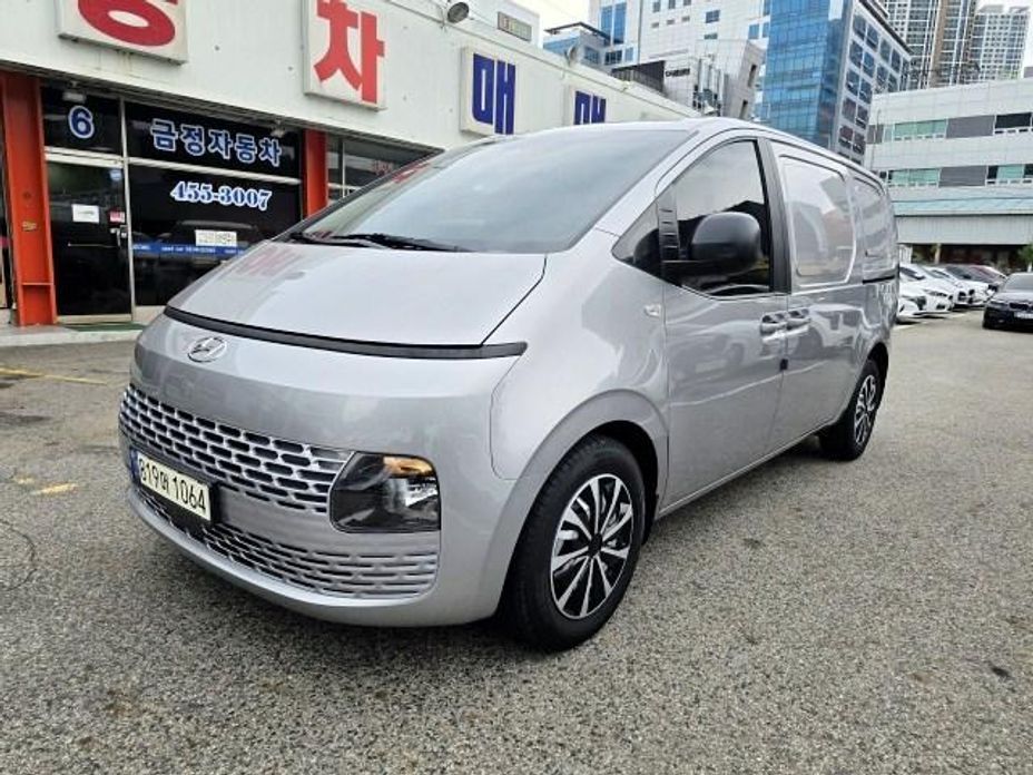 Hyundai Staria 2024