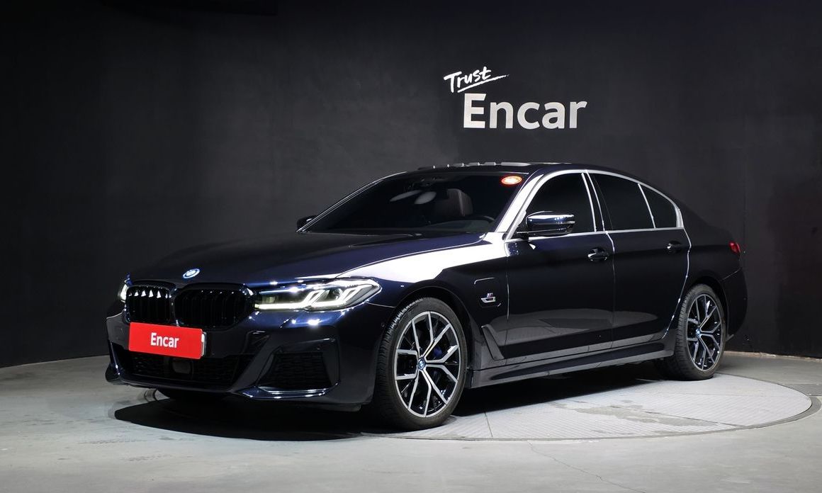 BMW 5-Series 2023