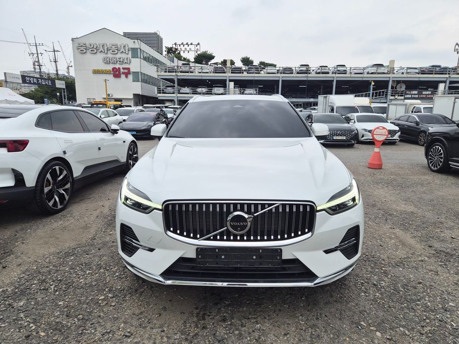 Volvo XC60 2025