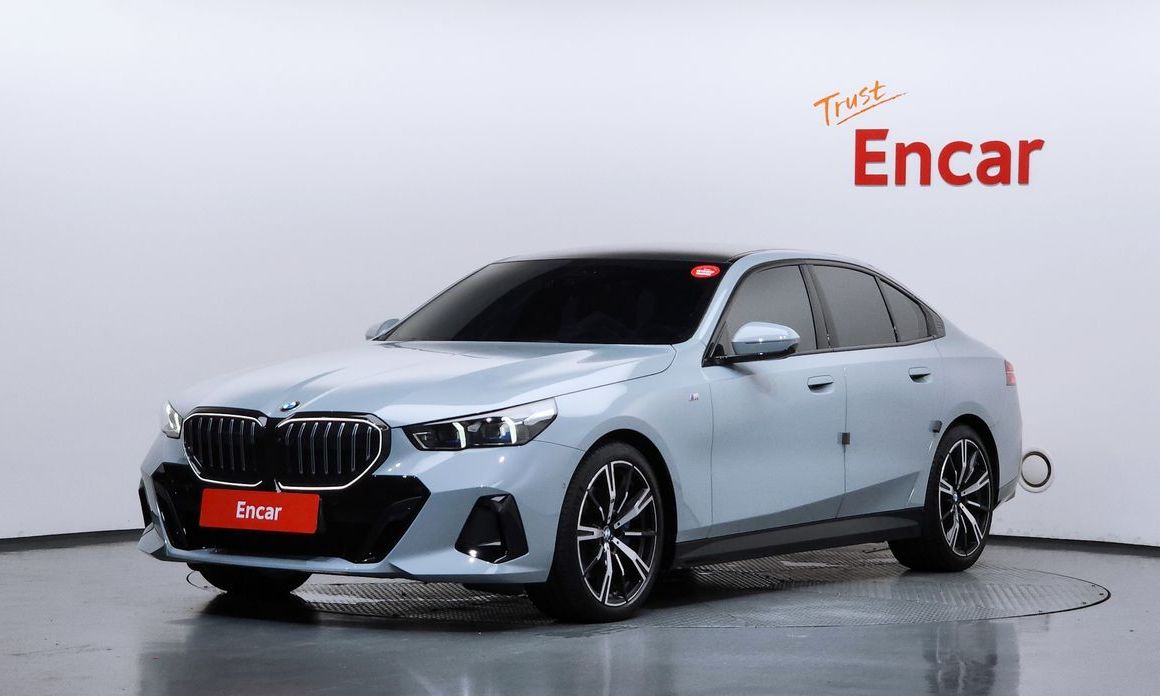 BMW 5-Series 2025