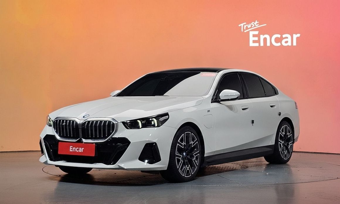 BMW 5-Series 2024