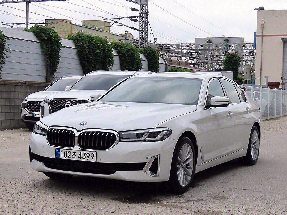 BMW 5-Series 2021