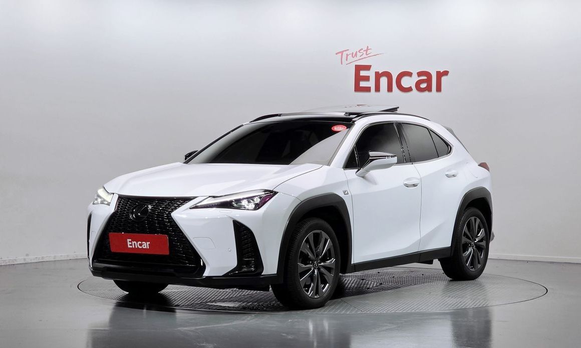 Lexus UX 2024