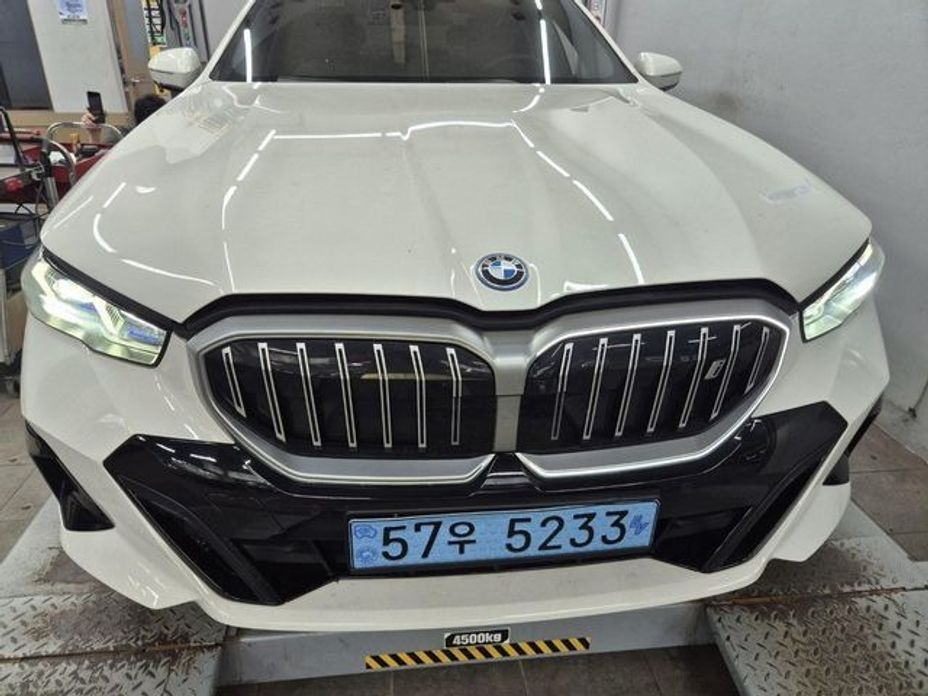BMW i5 2024