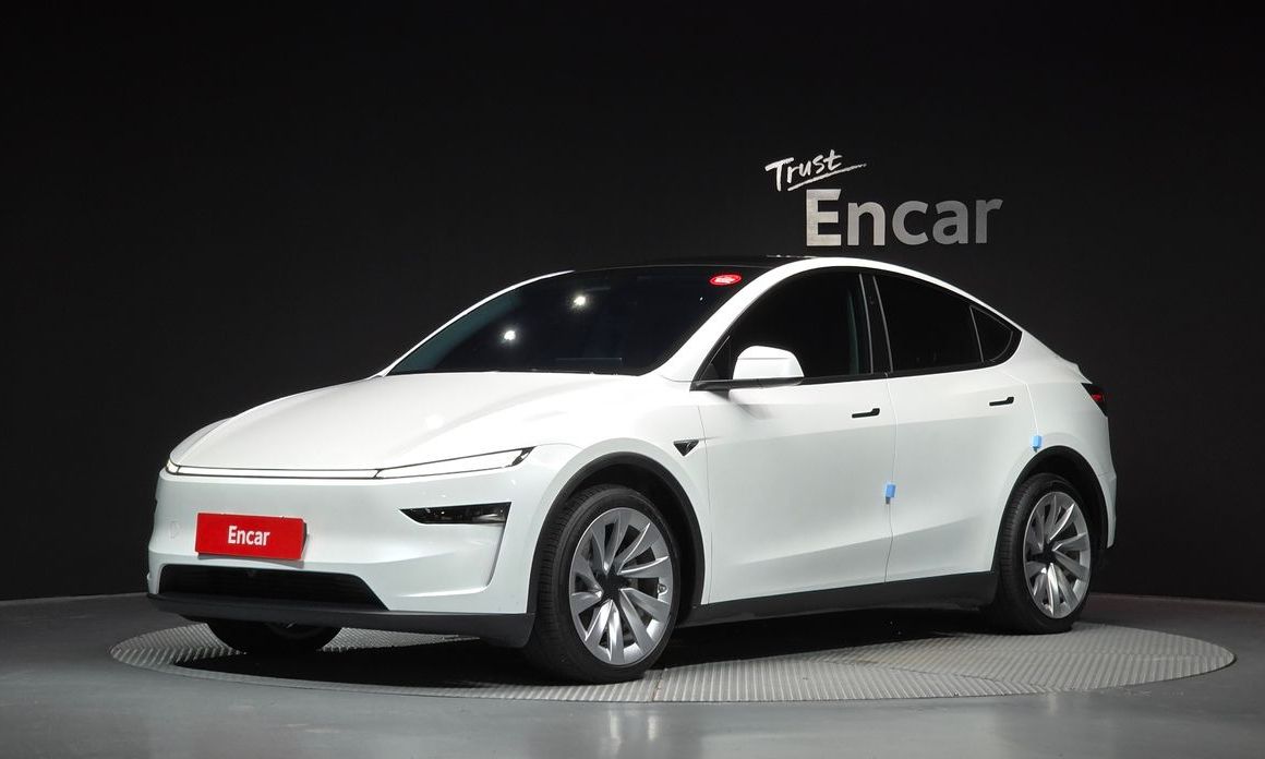 Tesla Model Y 2025