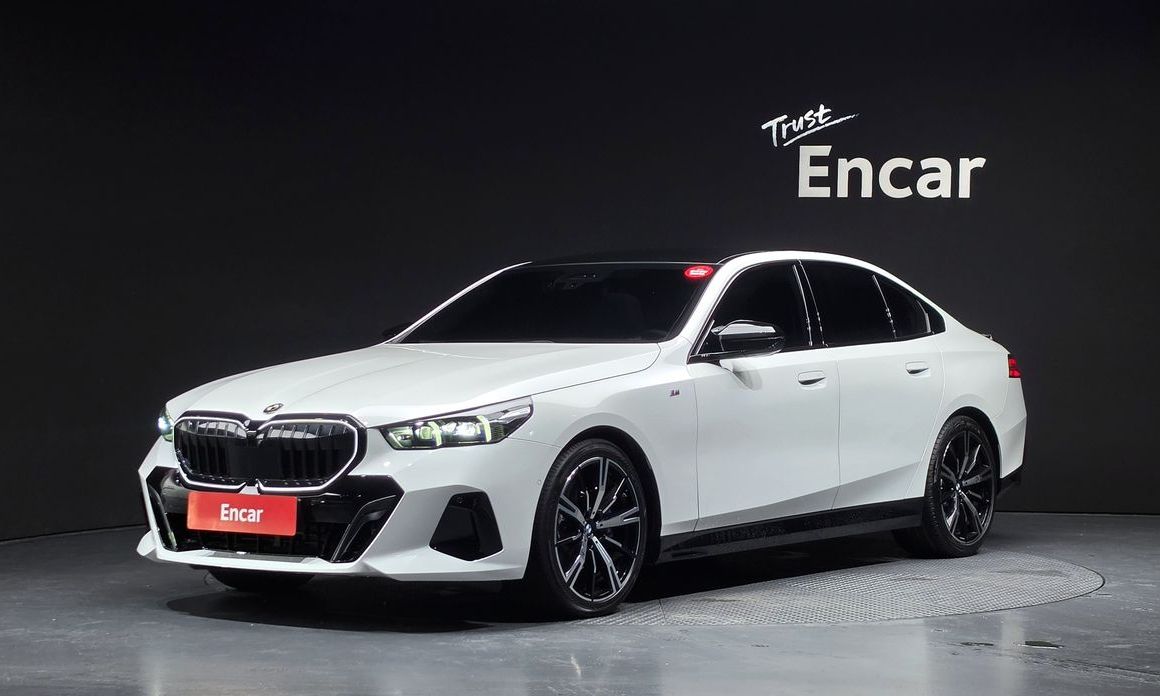 BMW 5-Series 2024