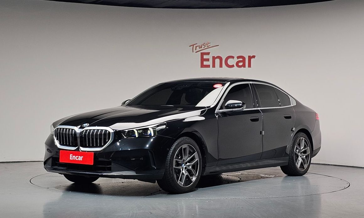 BMW 5-Series 2024