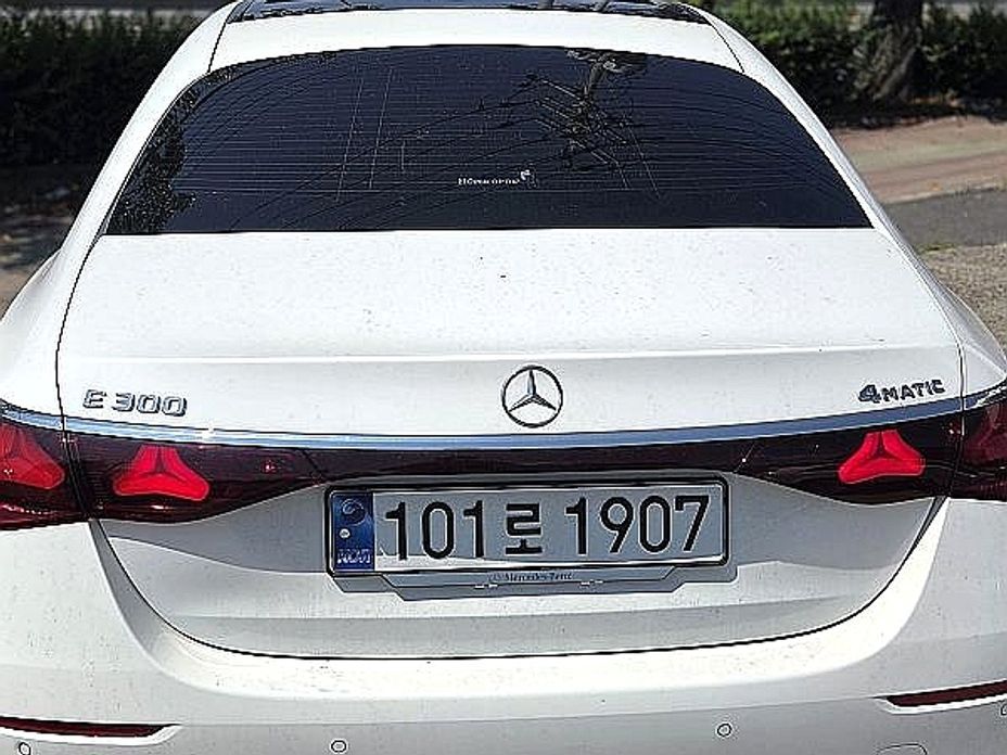 Mercedes-Benz E-Class 2024