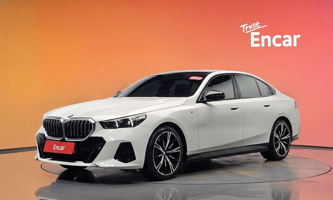 BMW 5-Series 2024
