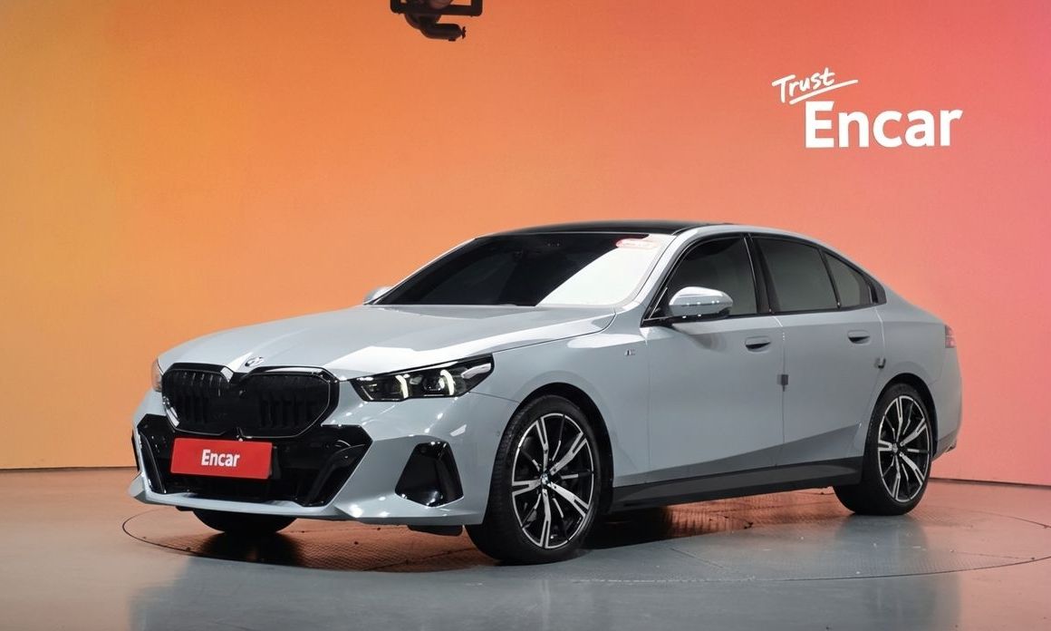 BMW 5-Series 2024