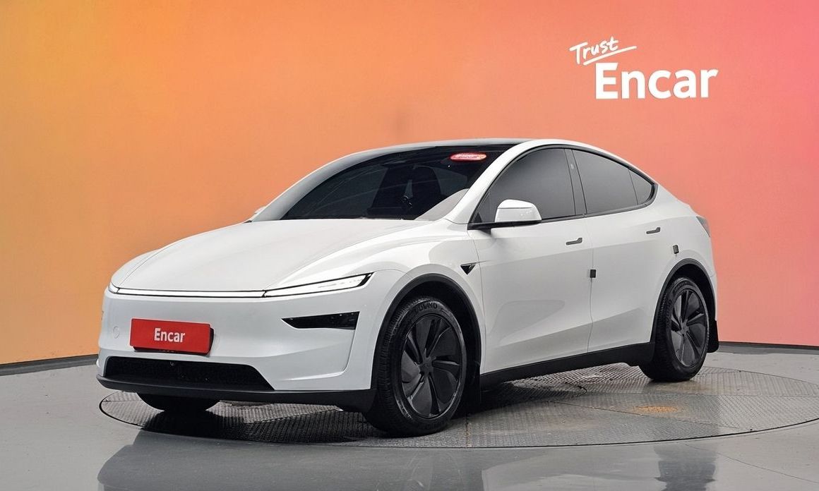 Tesla Model Y 2025