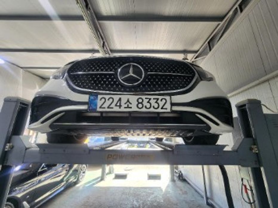 Mercedes-Benz E-Class 2024