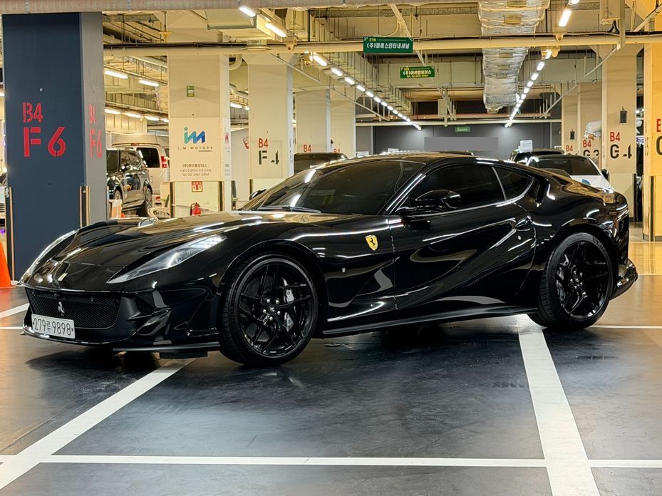 Ferrari 812 2020