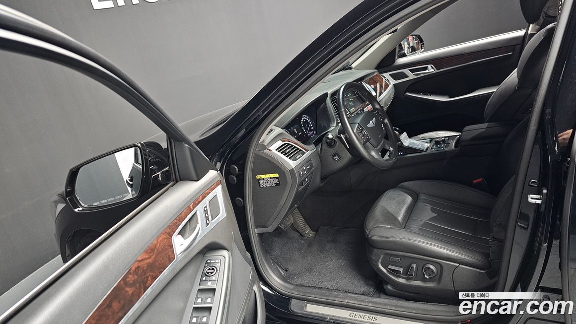 Hyundai Genesis 2015