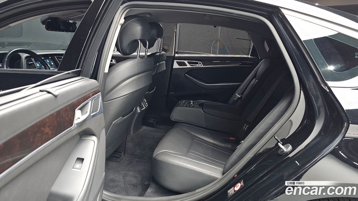 Hyundai Genesis 2015