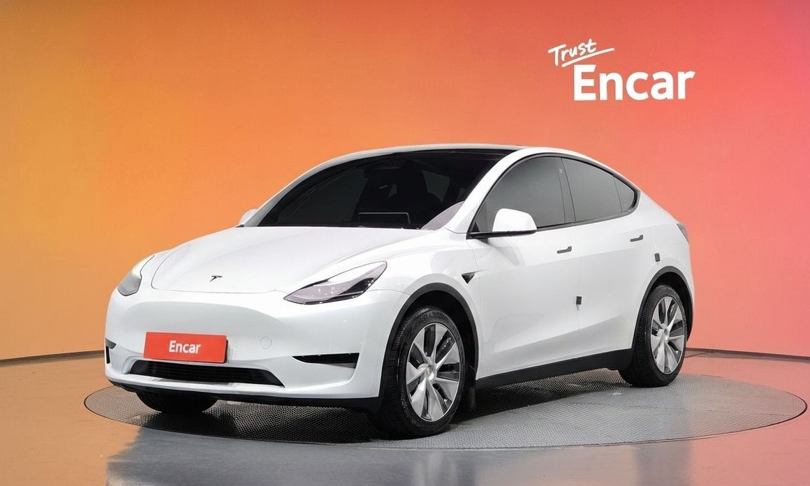 Tesla Model Y 2024