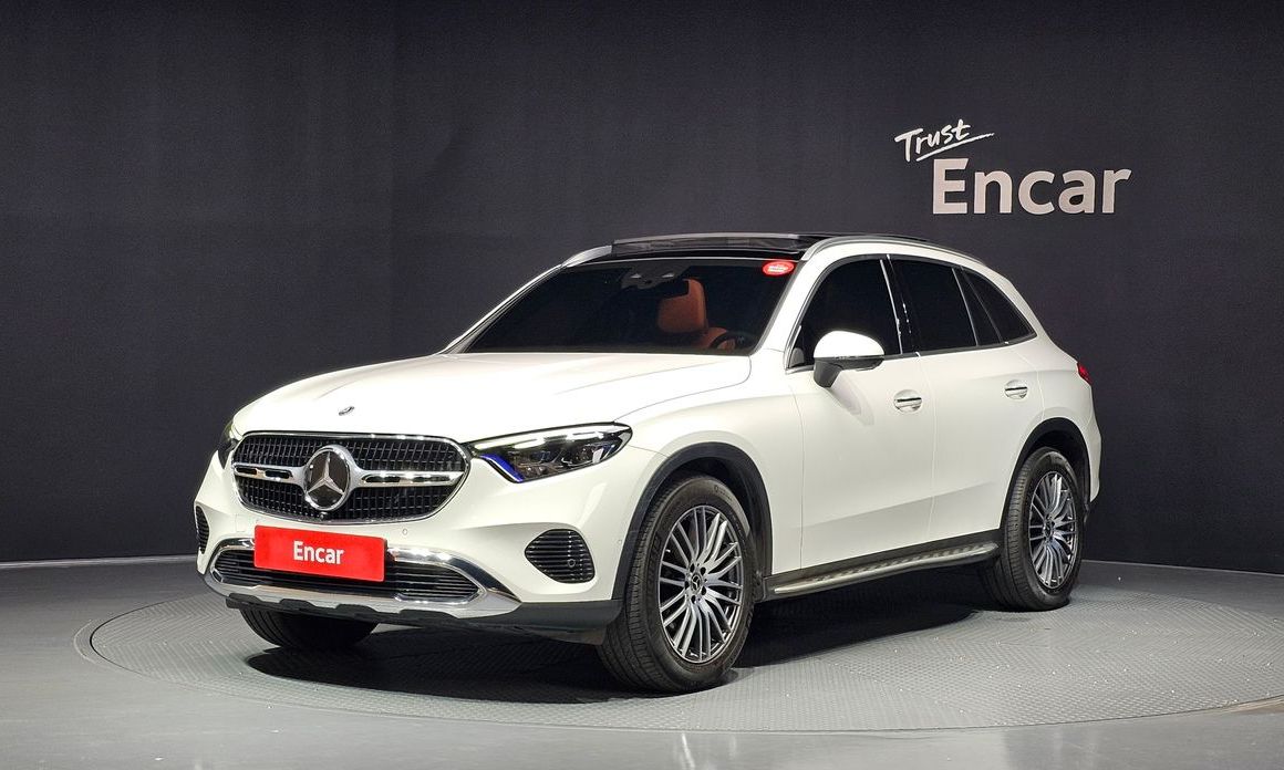 Mercedes-Benz GLC-Class 2023