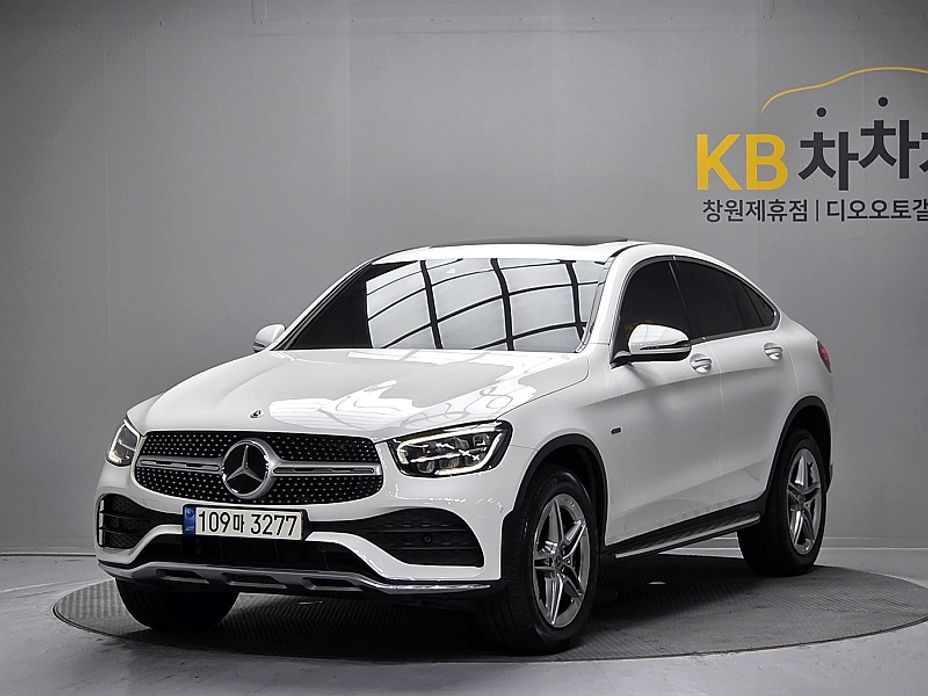 Mercedes-Benz GLC-Class 2021