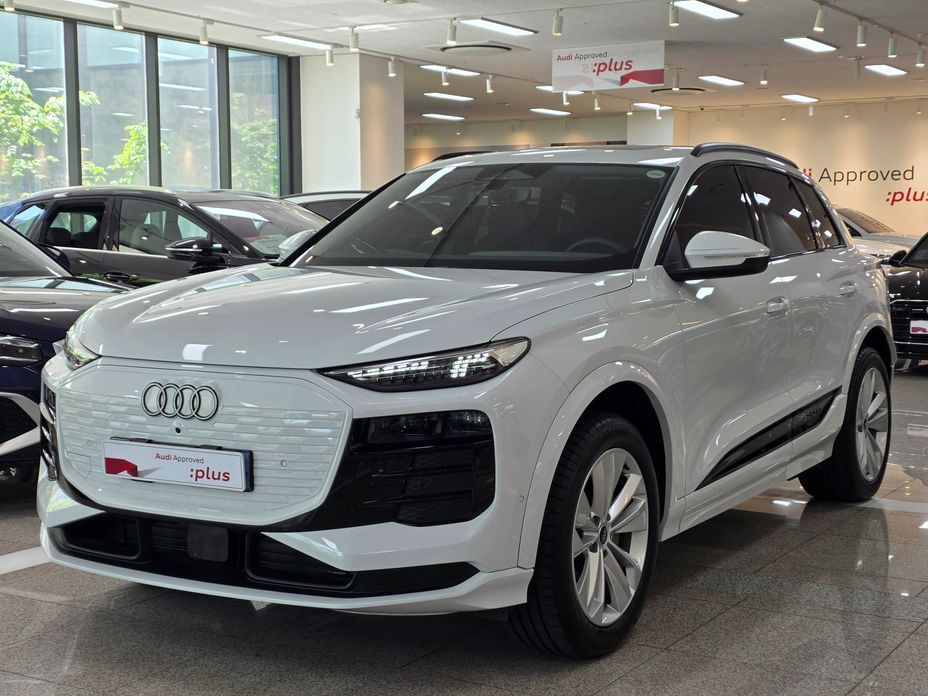 Audi Q6 e-tron 2025