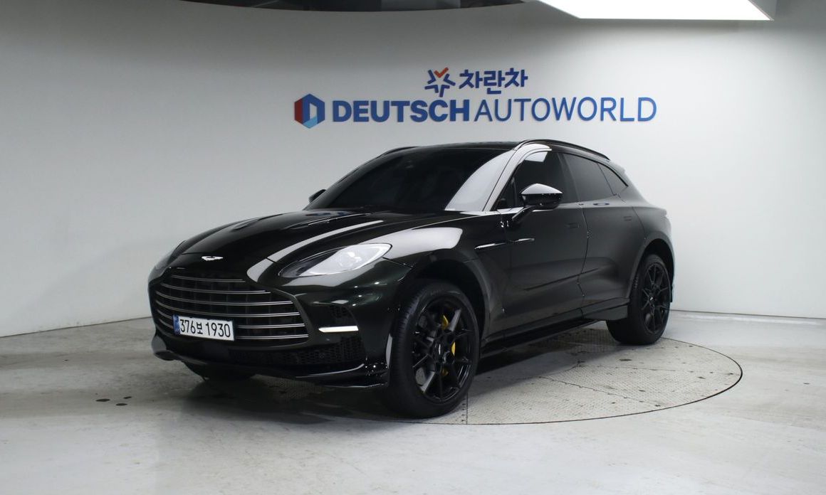 Astonmartin DBX 2023