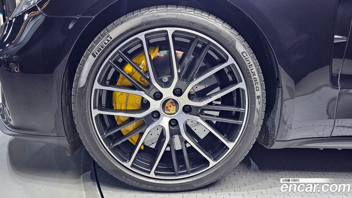 Porsche Panamera 2022